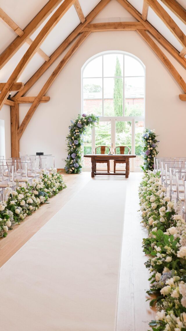 POV: The brief…meadow floral aisle of dreams 🌸

@hatfieldplace was made even more special when @katyandcompany created some show-stopping floral designs!

Venue: @hatfieldplace
Florist: @katyandcompany
Photographer: @hannahphippsweddings

#weddingphotographer #wedding #hatfieldplace #hatfieldplaceweddings #essexwedding #essexweddingvenue #essexweddingphotographer #classicwedding